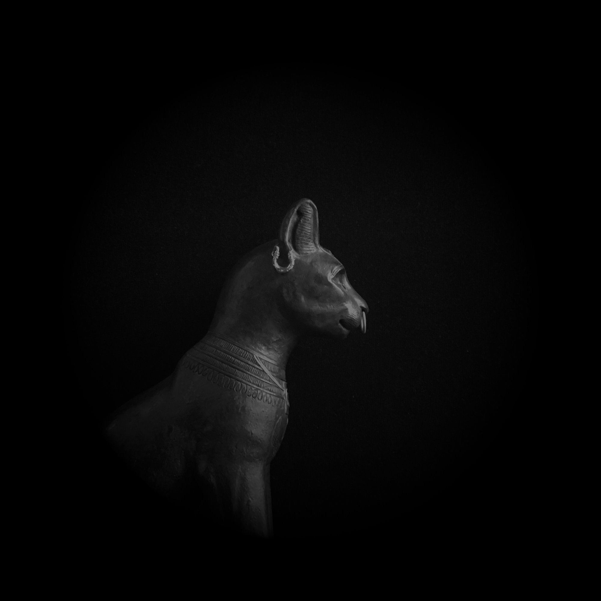 Bastet statue